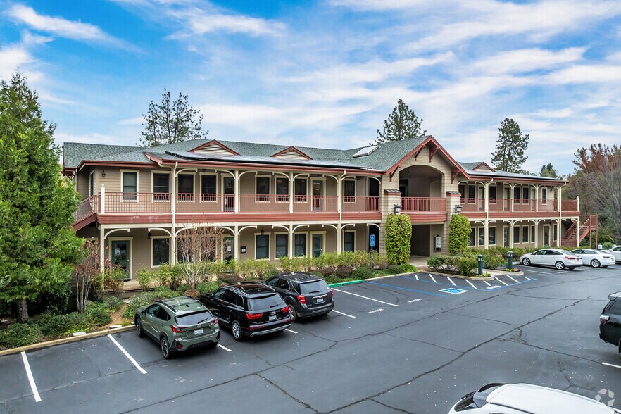 200 Auburn Folsom Rd, Auburn, CA à louer - Photo de l’immeuble – Image 2 sur 3