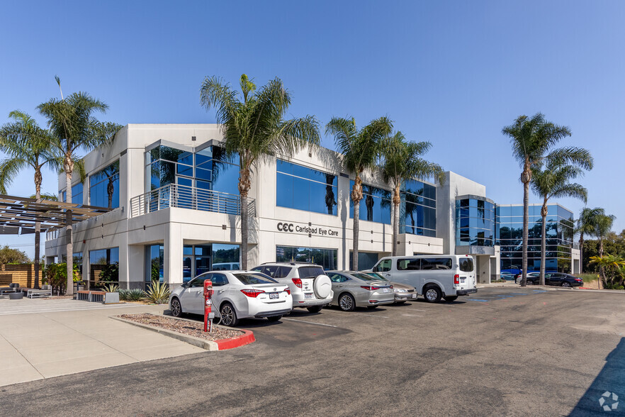 6183 Paseo del Norte, Carlsbad, CA à louer - Photo de l’immeuble – Image 2 sur 15