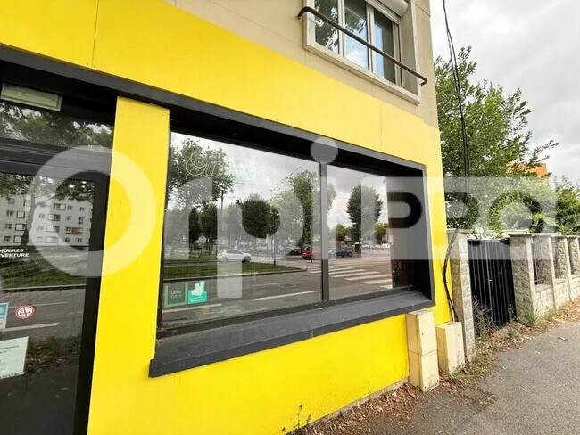 Plus de détails pour Local commercial à louer