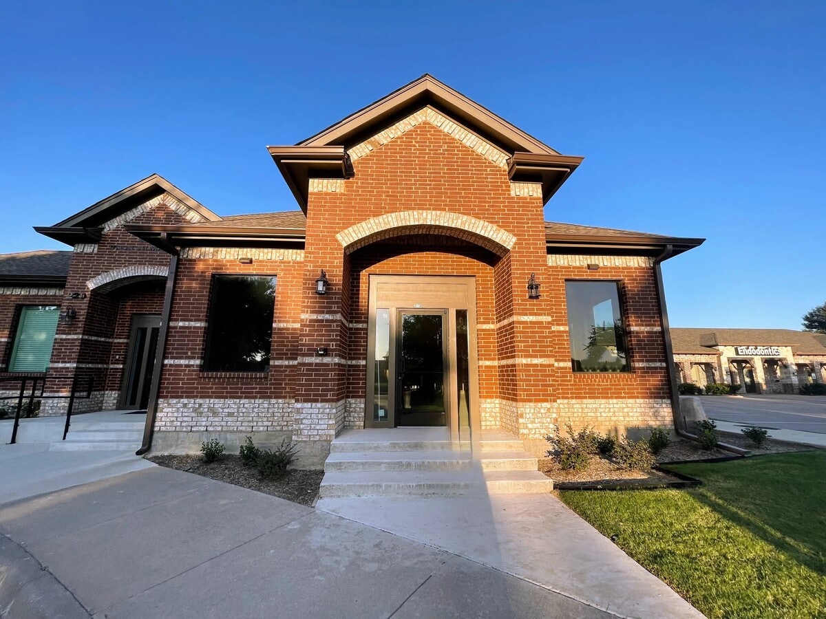 1511 W McDermott Dr, Allen, TX 75013 - Lot 210 - - Photo intérieure - Image 2 of 17
