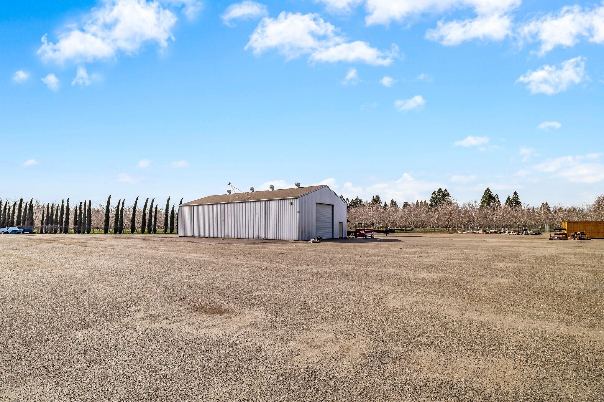 89 Loren Ave, Chico, CA à louer Photo de l’immeuble– Image 1 sur 6