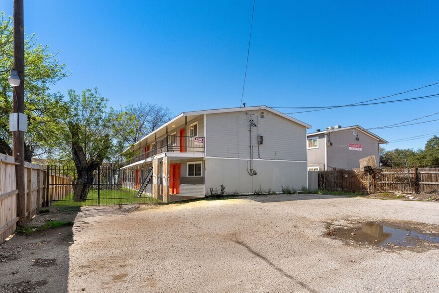 2807 Observation Dr, San Antonio, TX à vendre - Photo de l’immeuble – Image 2 sur 27