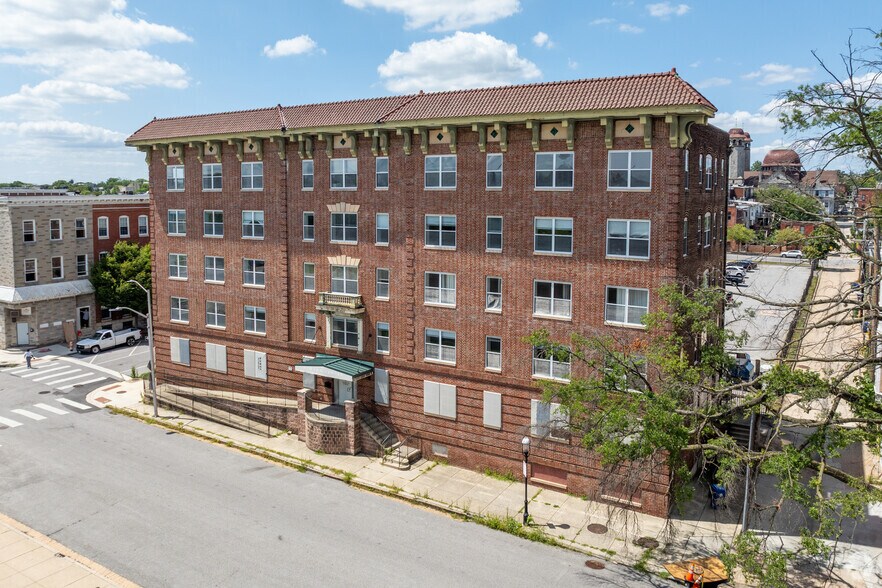 1701 Madison Ave, Baltimore, MD à vendre - Photo de l’immeuble – Image 2 sur 6
