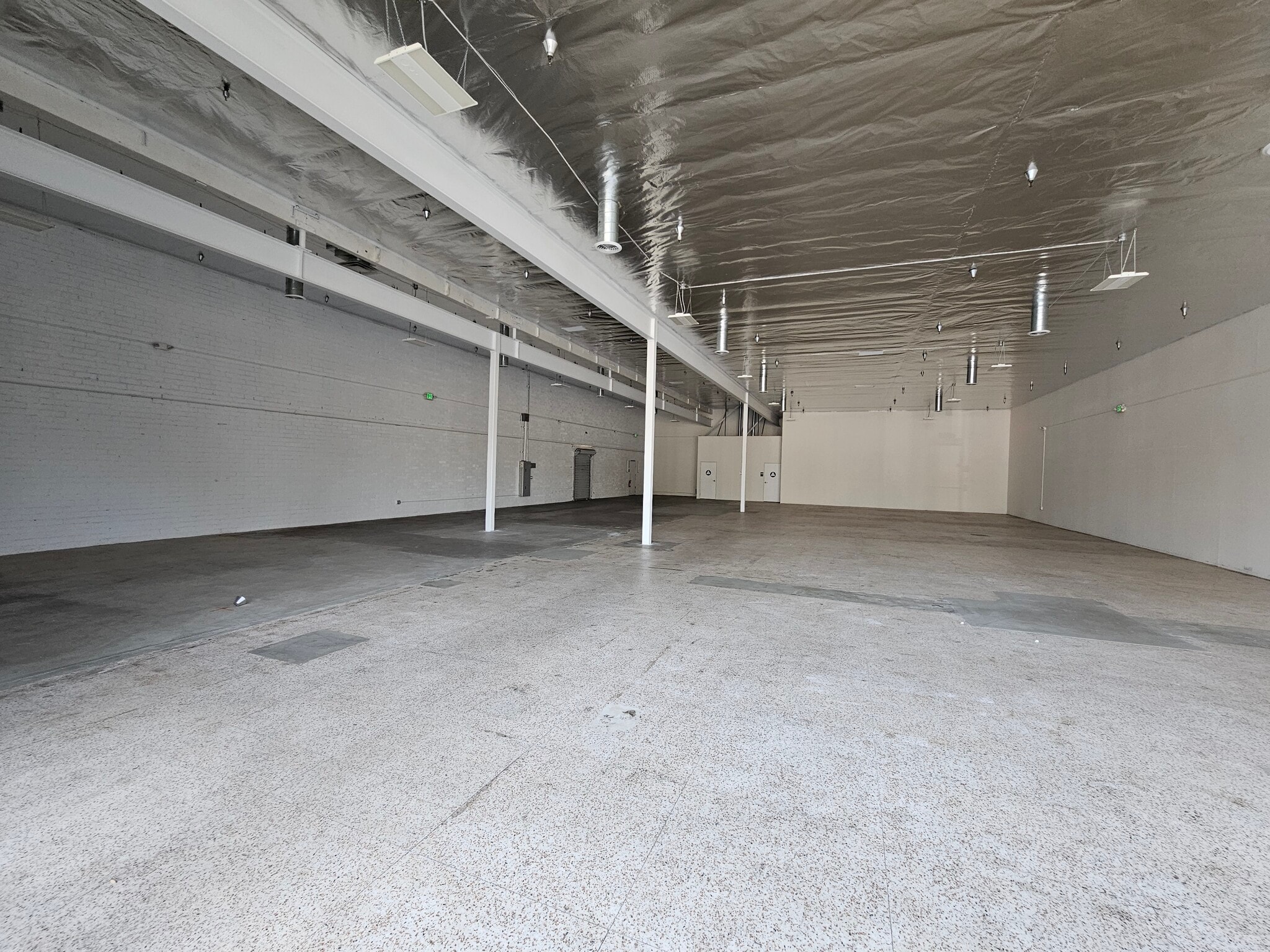 11425-11721 Telegraph Rd, Santa Fe Springs, CA à louer Photo intérieure– Image 1 sur 2