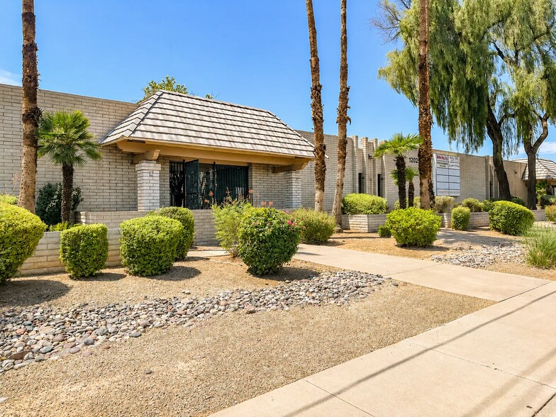 12020 N 35th Ave, Phoenix, AZ à vendre - Photo de l’immeuble – Image 1 sur 13