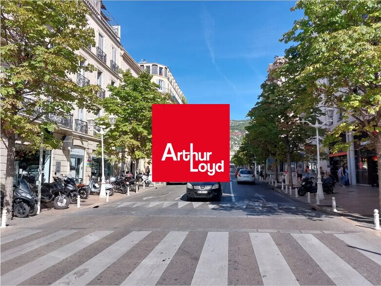 Local commercial dans Toulon à vendre - Photo de l’immeuble – Image 1 sur 6
