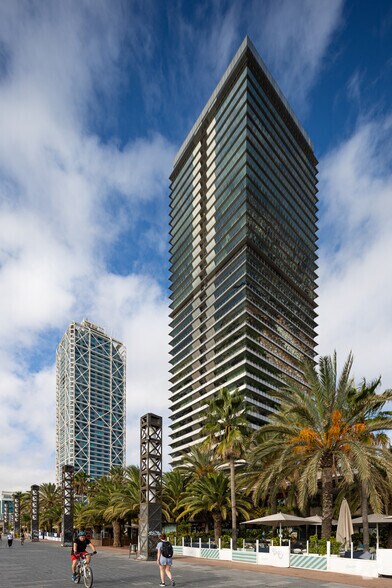 Carrer de la Marina, 16-18, Barcelone, Barcelona à louer - Photo de l’immeuble – Image 3 sur 5