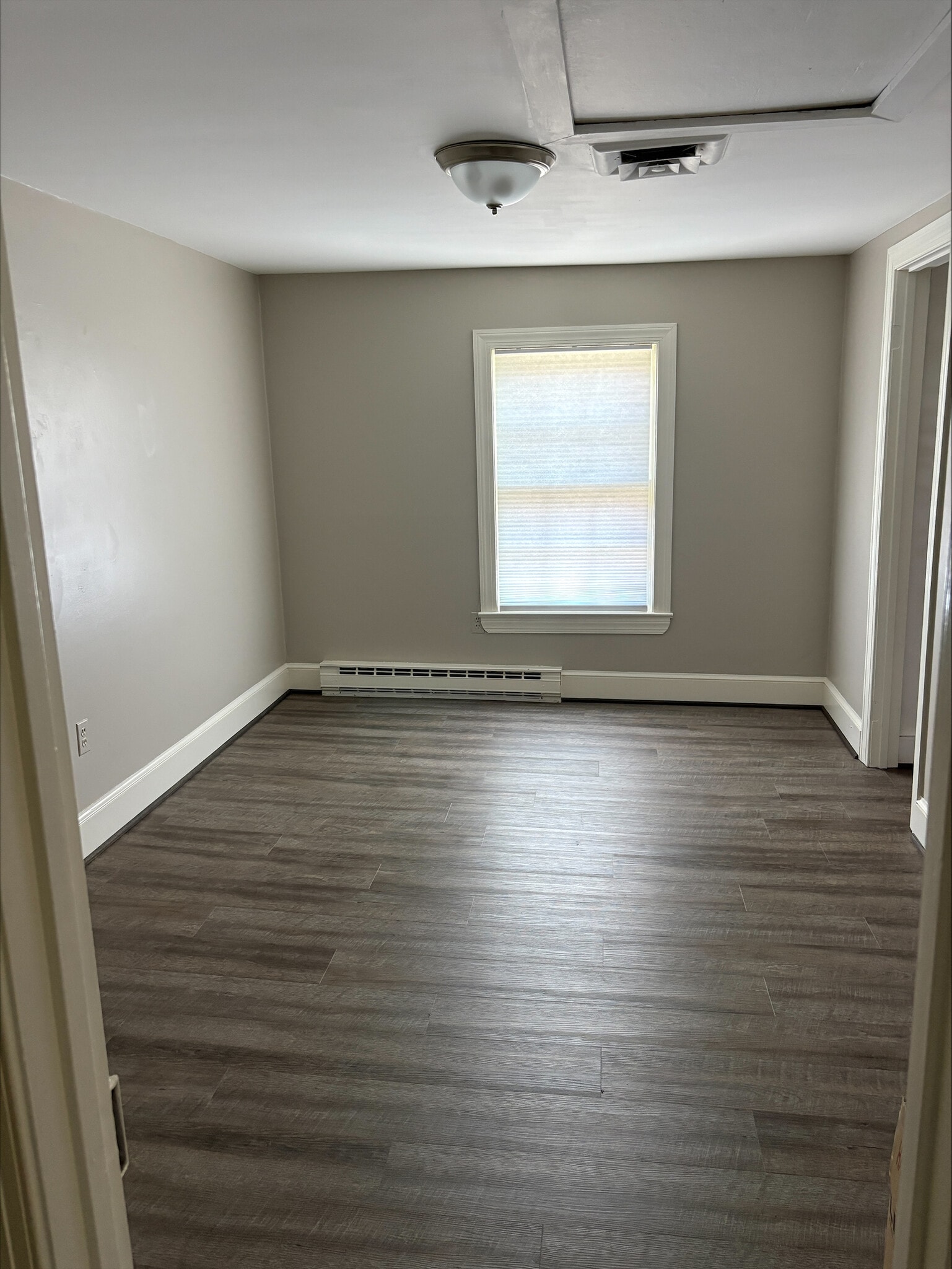 406 Mill St, Occoquan, VA à louer Photo intérieure– Image 1 sur 2