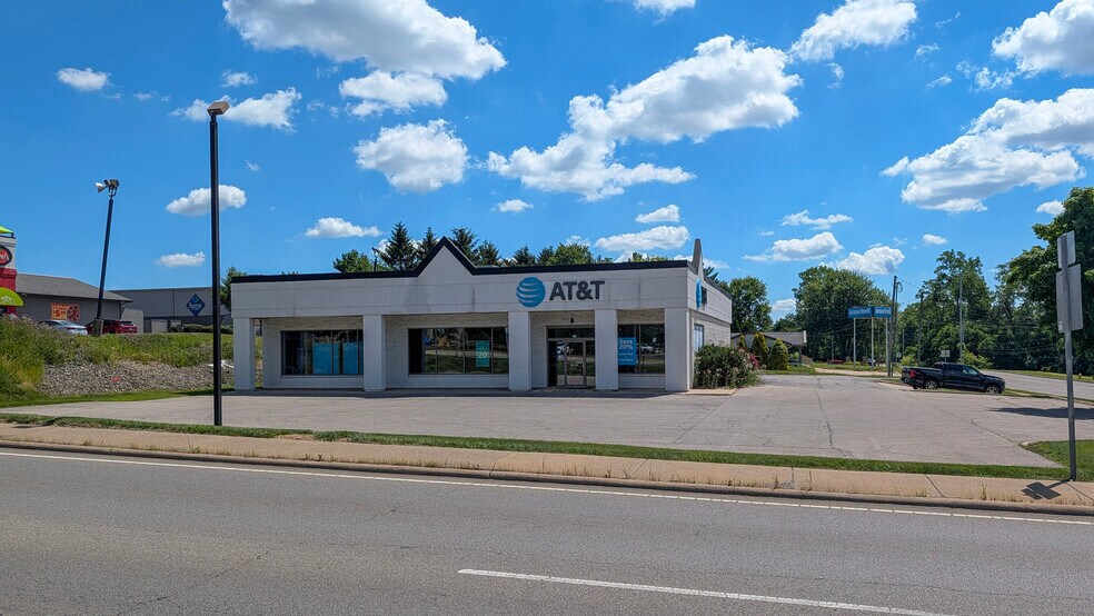 1020 N Lexington Springmill Rd, Ontario, OH à louer - Photo de l’immeuble – Image 2 sur 6