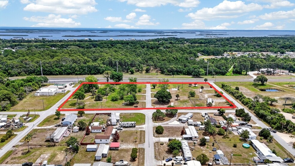 117 Center St, Oak Hill, FL à vendre - Aérien – Image 2 sur 10