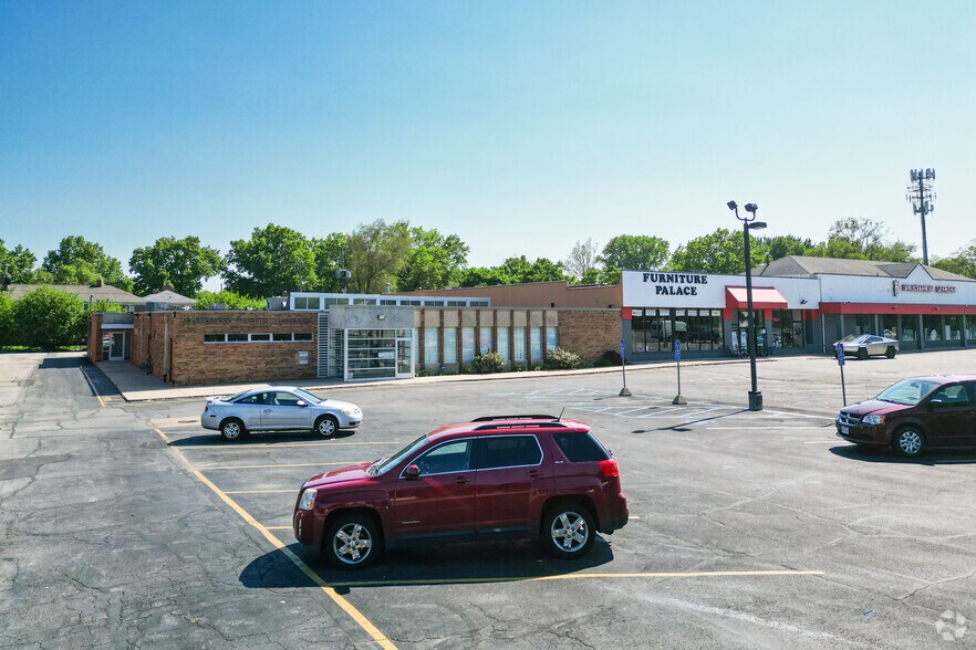 2725-2775 W Central Ave, Toledo, OH à louer - Photo principale – Image 1 sur 5