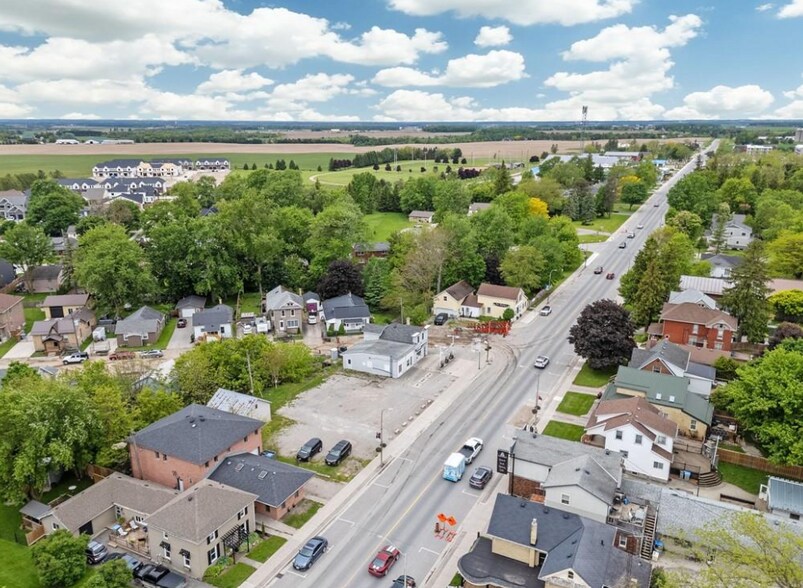 195 Main St, Lucan Biddulph, ON à vendre - Aérien – Image 2 sur 34