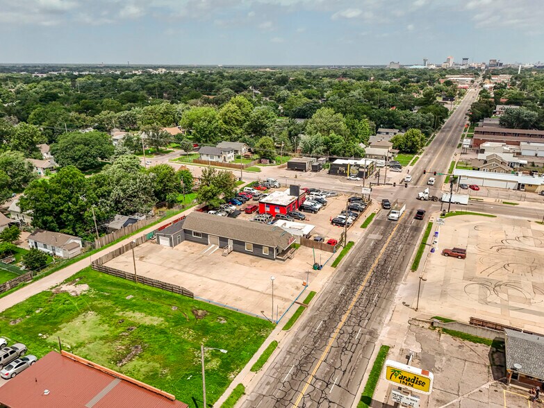 2013 S Broadway St, Wichita, KS à vendre - Photo de l’immeuble – Image 2 sur 64