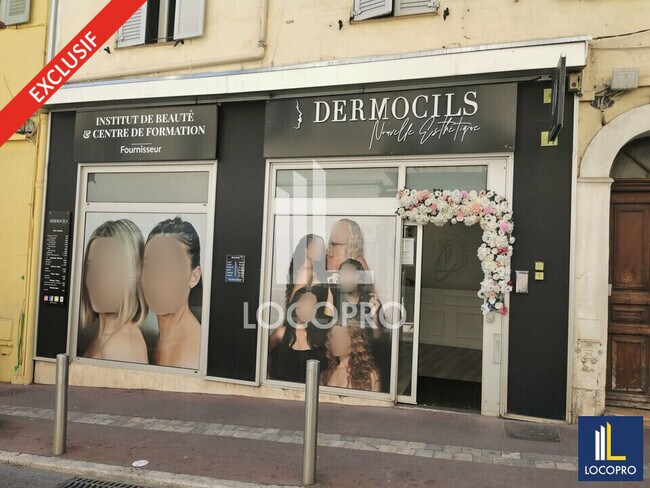 Plus de détails pour Local commercial à louer