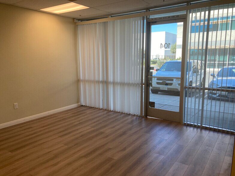 11981 Jack Benny Dr, Rancho Cucamonga, CA à louer - Photo de l’immeuble – Image 3 sur 21