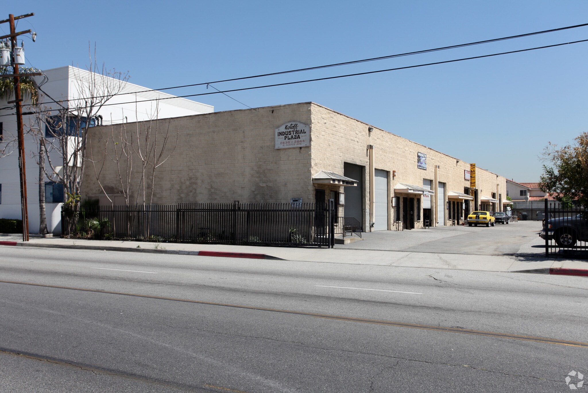 2630-2644 Durfee Ave, El Monte, CA à louer Photo principale– Image 1 sur 6