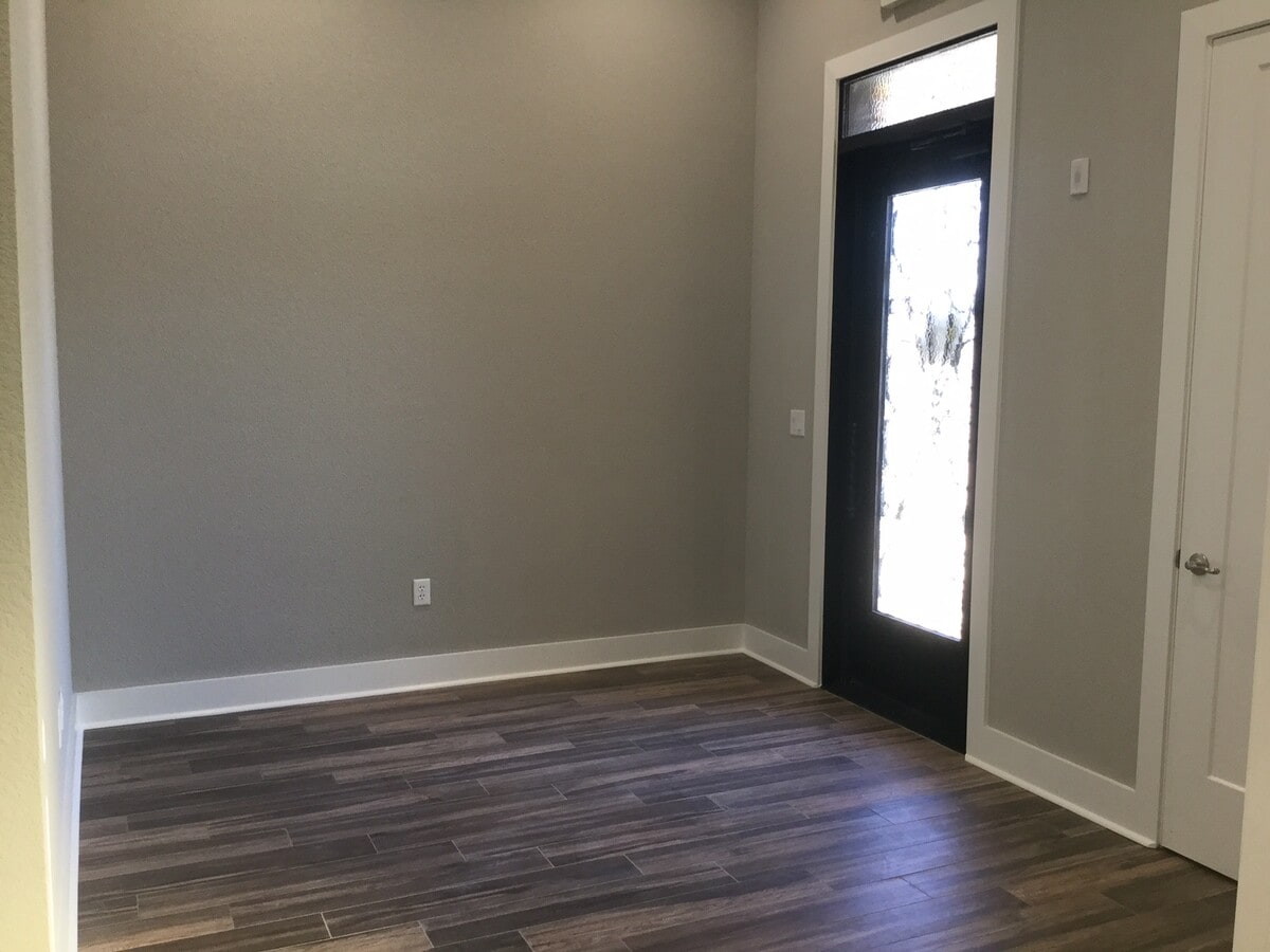5899 Preston Rd, Frisco, TX 75034 - Lot 303 - - Photo intérieure - Image 2 of 7