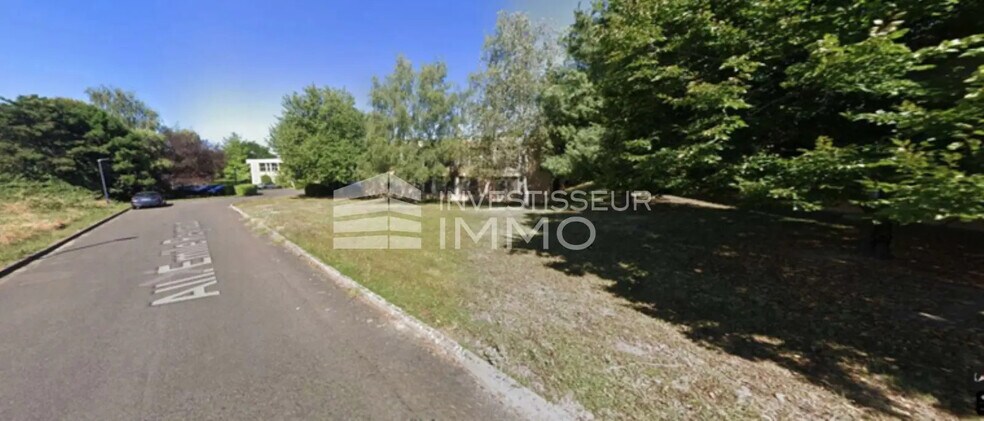 Local d'activités dans Torcy à vendre - Photo de l’immeuble – Image 3 sur 4