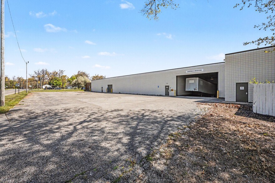 1985 E Laketon Ave, Muskegon, MI à vendre - Photo de l’immeuble – Image 2 sur 30