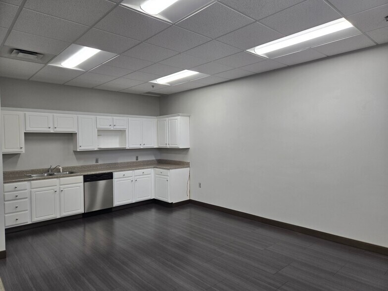 1532 Stone Ridge Dr, Stone Mountain, GA à louer - Photo de l’immeuble – Image 3 sur 11