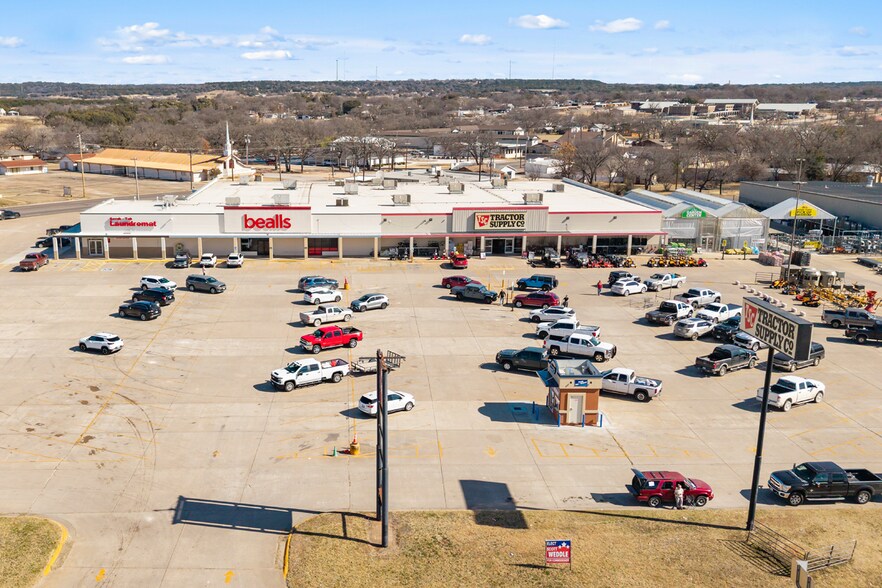 2401 S State Highway 36, Gatesville, TX à vendre - Photo de l’immeuble – Image 2 sur 6