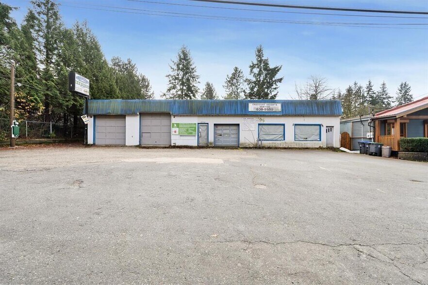 12758 28 Av, Surrey, BC à vendre - Photo de l’immeuble – Image 2 sur 5