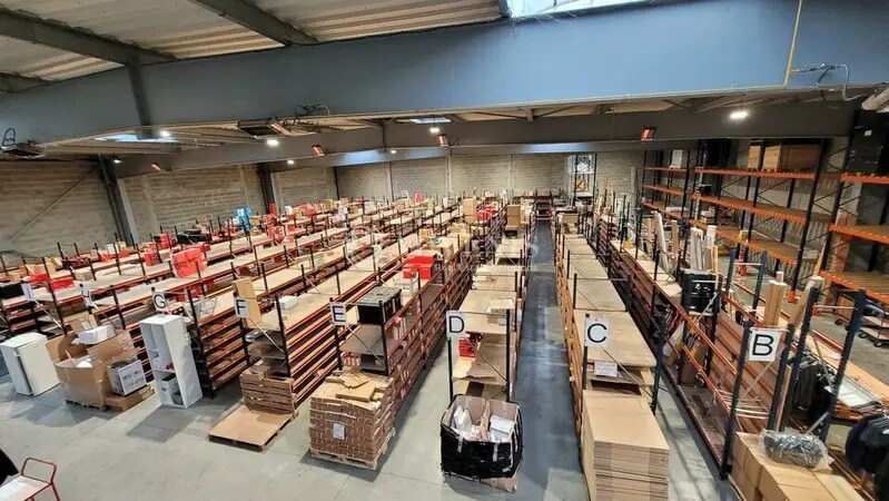 Local d’activités dans Les Sorinières à louer - Photo de l’immeuble – Image 2 sur 5