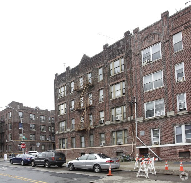 983 46th St, Brooklyn, NY à vendre - Photo de l’immeuble – Image 3 sur 4