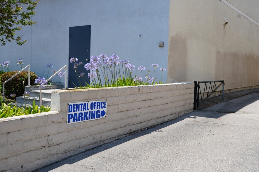 11841 S Downey Ave, Downey, CA à vendre - Photo de l’immeuble – Image 2 sur 12