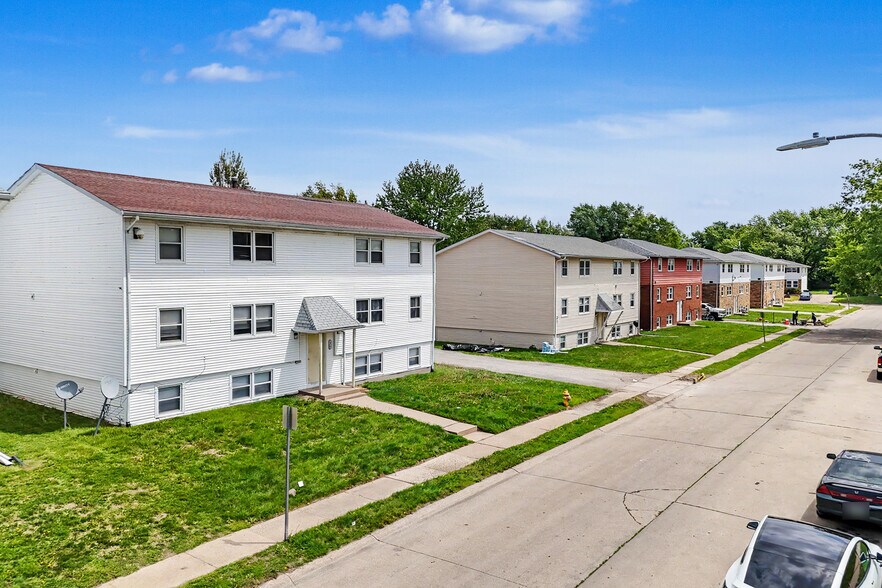 604-702 W 63rd St, Davenport, IA à vendre - Photo de l’immeuble – Image 1 sur 7