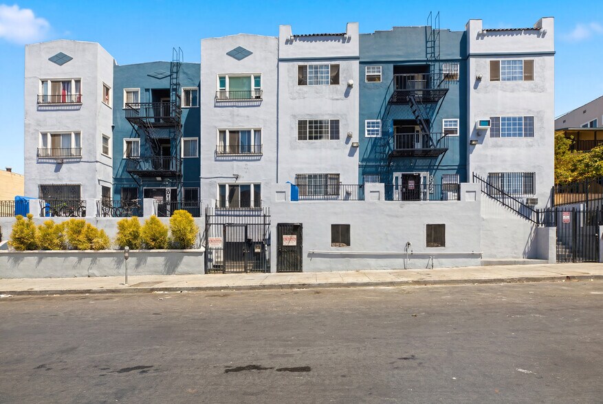 822 S Park View St, Los Angeles, CA à vendre - Photo de l’immeuble – Image 1 sur 8