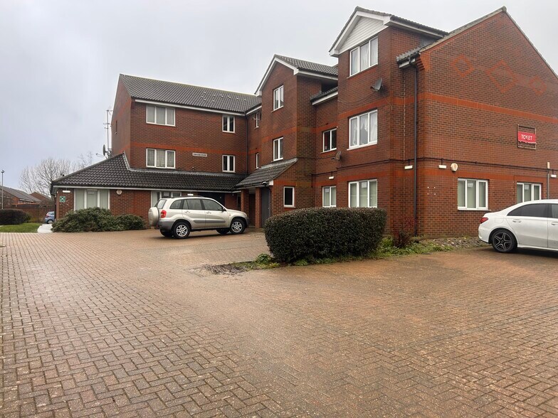 4 Athelstan Clos, Eastbourne à vendre - Photo principale – Image 1 sur 10