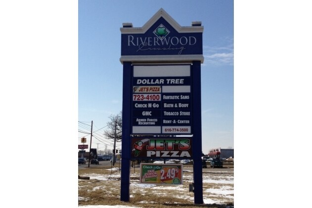 1629-1697 E M 21, Owosso, MI à vendre - Photo de l’immeuble – Image 3 sur 15