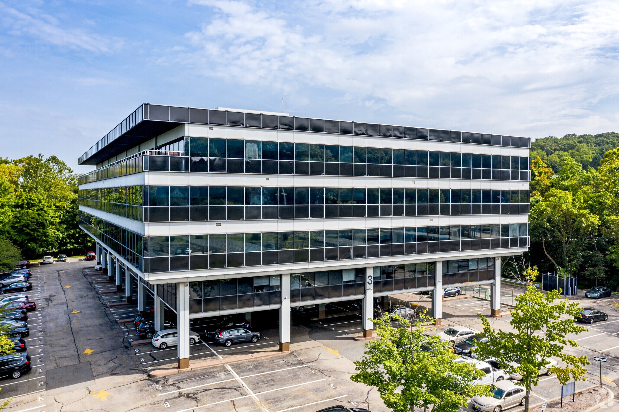 3 Garret Mountain Plz, Woodland Park, NJ à louer Photo de l’immeuble– Image 1 sur 6