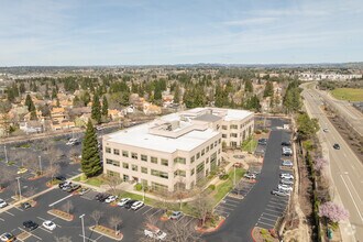 1130 Iron Point Rd, Folsom, CA - Vue aérienne  vue de carte - Image1