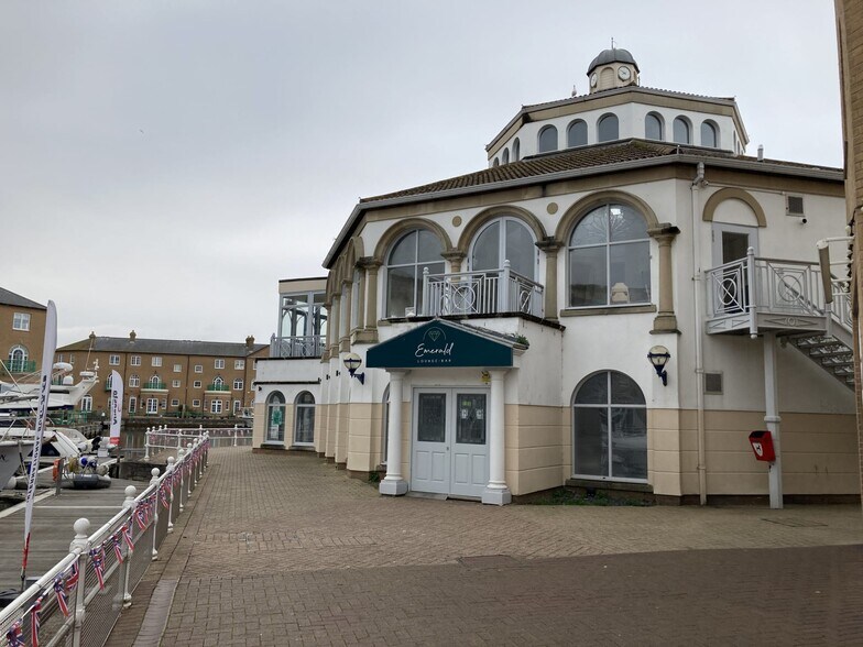 The Waterfront,, Brighton à louer - Photo de l’immeuble – Image 3 sur 4