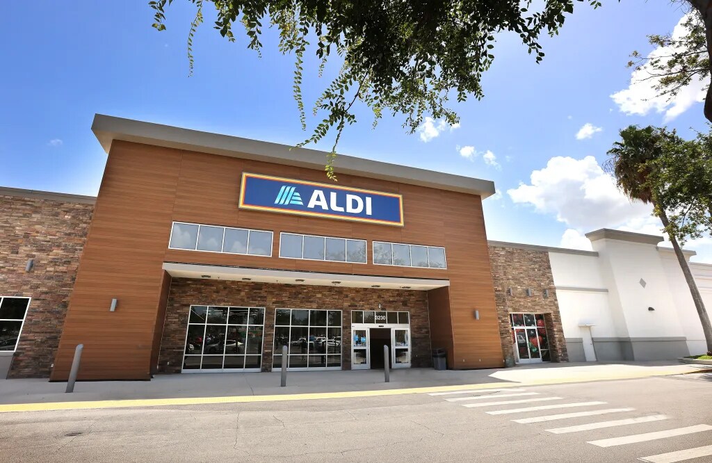 5690 Bayshore Rd, North Fort Myers, FL à vendre Photo de l’immeuble– Image 1 sur 5