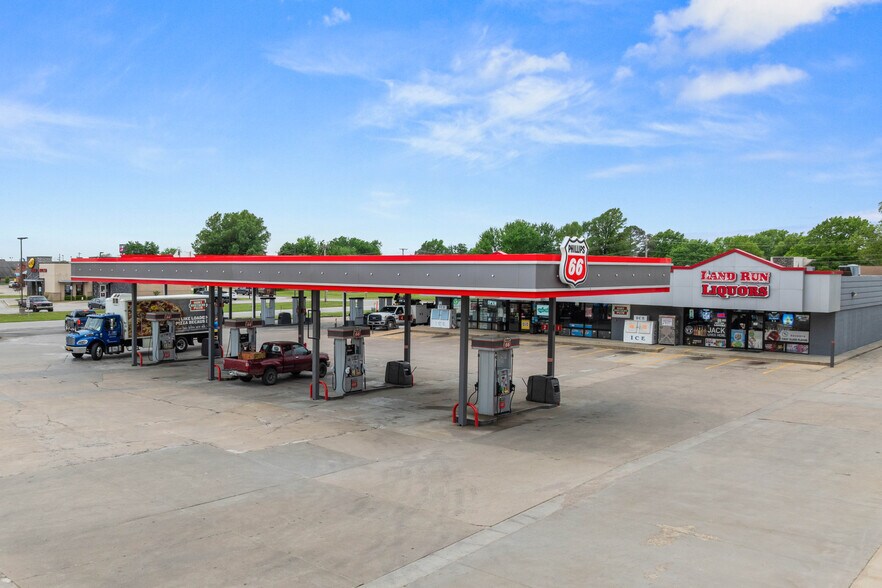 303 Blake Dr, Wagoner, OK à vendre - Photo de l’immeuble – Image 2 sur 6