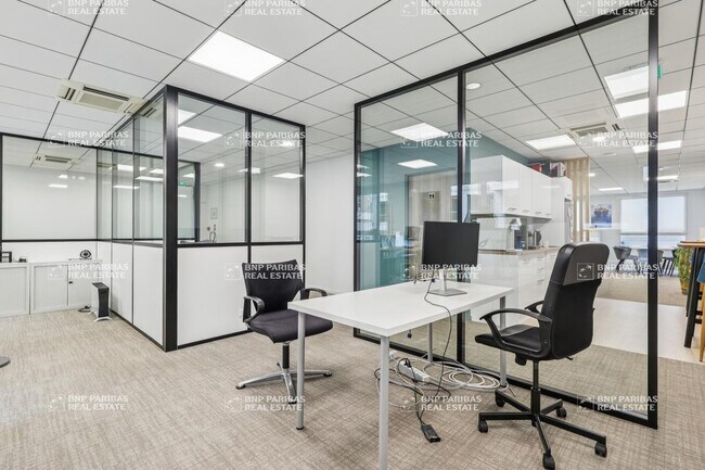Plus de détails pour Bureau à louer