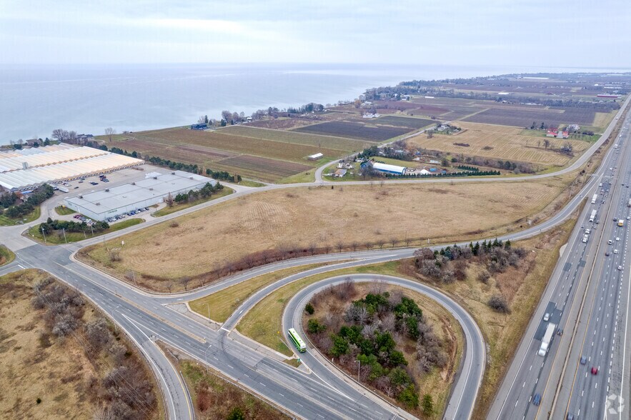 4994 N Service Rd, Lincoln, ON à vendre - Photo de l’immeuble – Image 2 sur 9