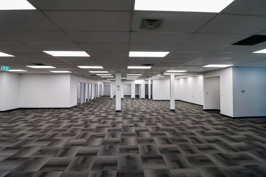 1530 27th Ave NE, Calgary, AB à louer - Photo intérieure – Image 2 sur 13