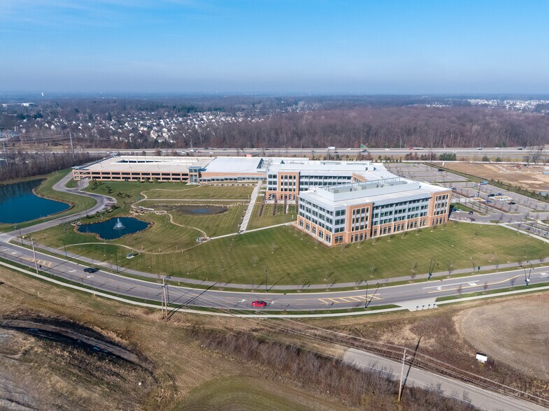 4900 E Dublin Granville Rd, Columbus, OH à louer - Aérien – Image 3 sur 17