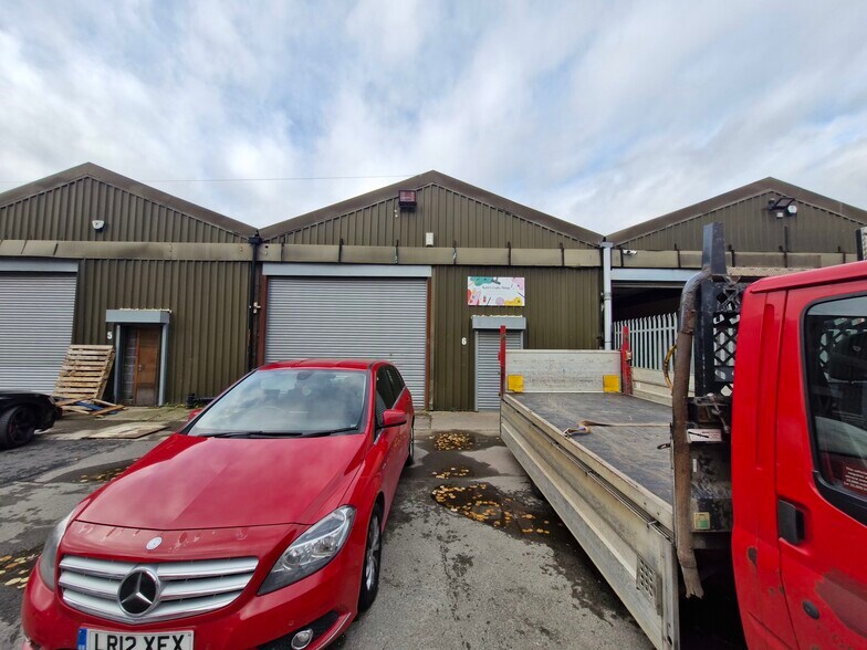 Cherry Tree Rd, Doncaster à louer - Photo de l’immeuble – Image 2 sur 3