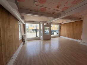 10 W 1st St, Hinsdale, IL à louer Photo intérieure– Image 1 sur 3