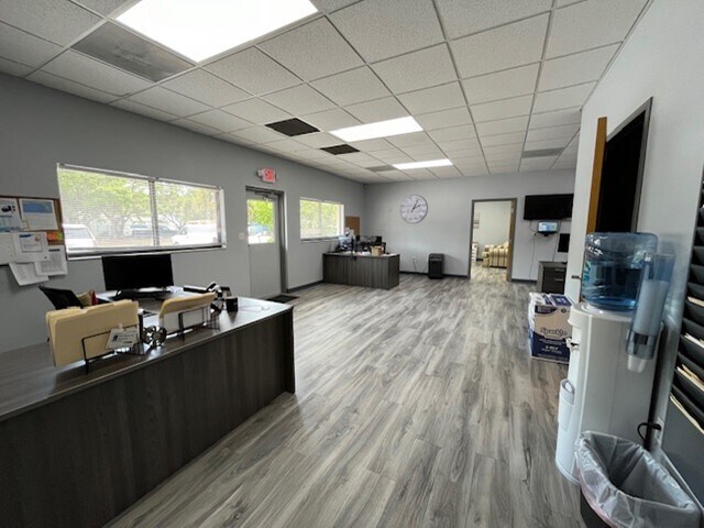 4181 N 116th Ter, Clearwater, FL à vendre - Photo intérieure – Image 2 sur 8