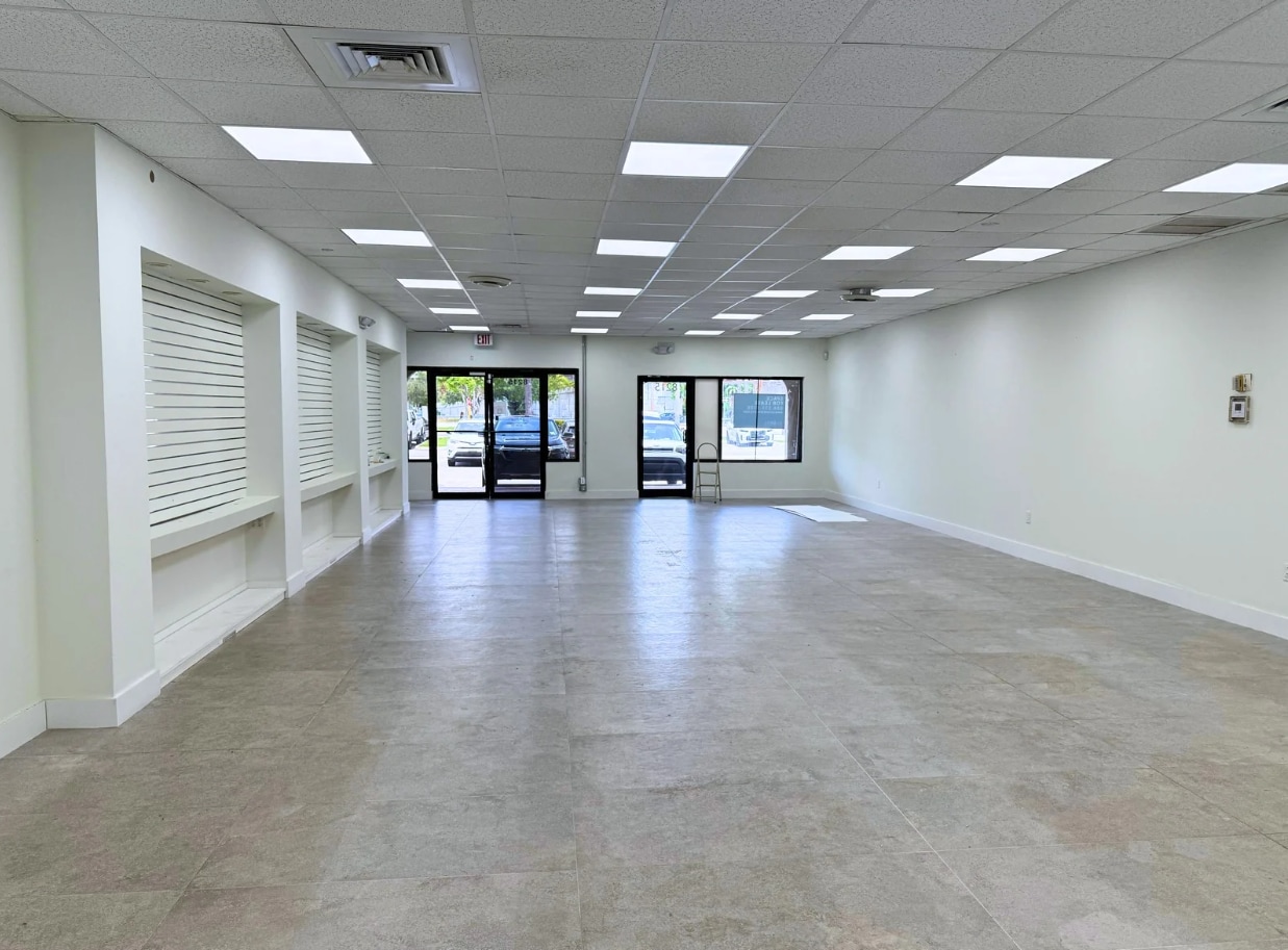 8201 S Dixie Hwy, Miami, FL à louer Photo de l’immeuble– Image 1 sur 5