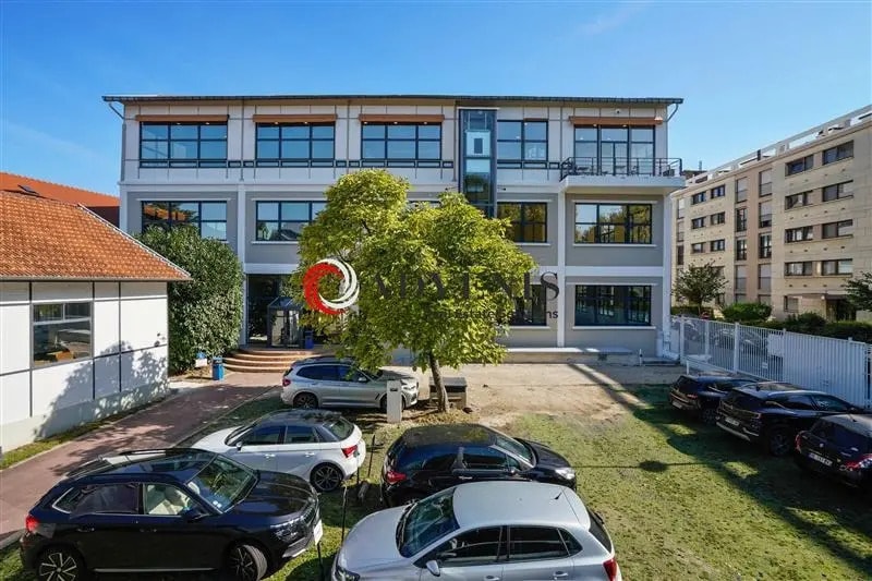 Bureau dans Joinville-le-Pont à louer - Photo de l’immeuble – Image 2 sur 12