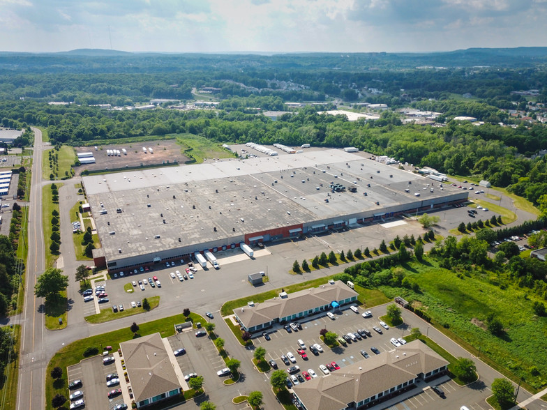 475 Willard Ave, Newington, CT à louer - Aérien – Image 1 sur 7