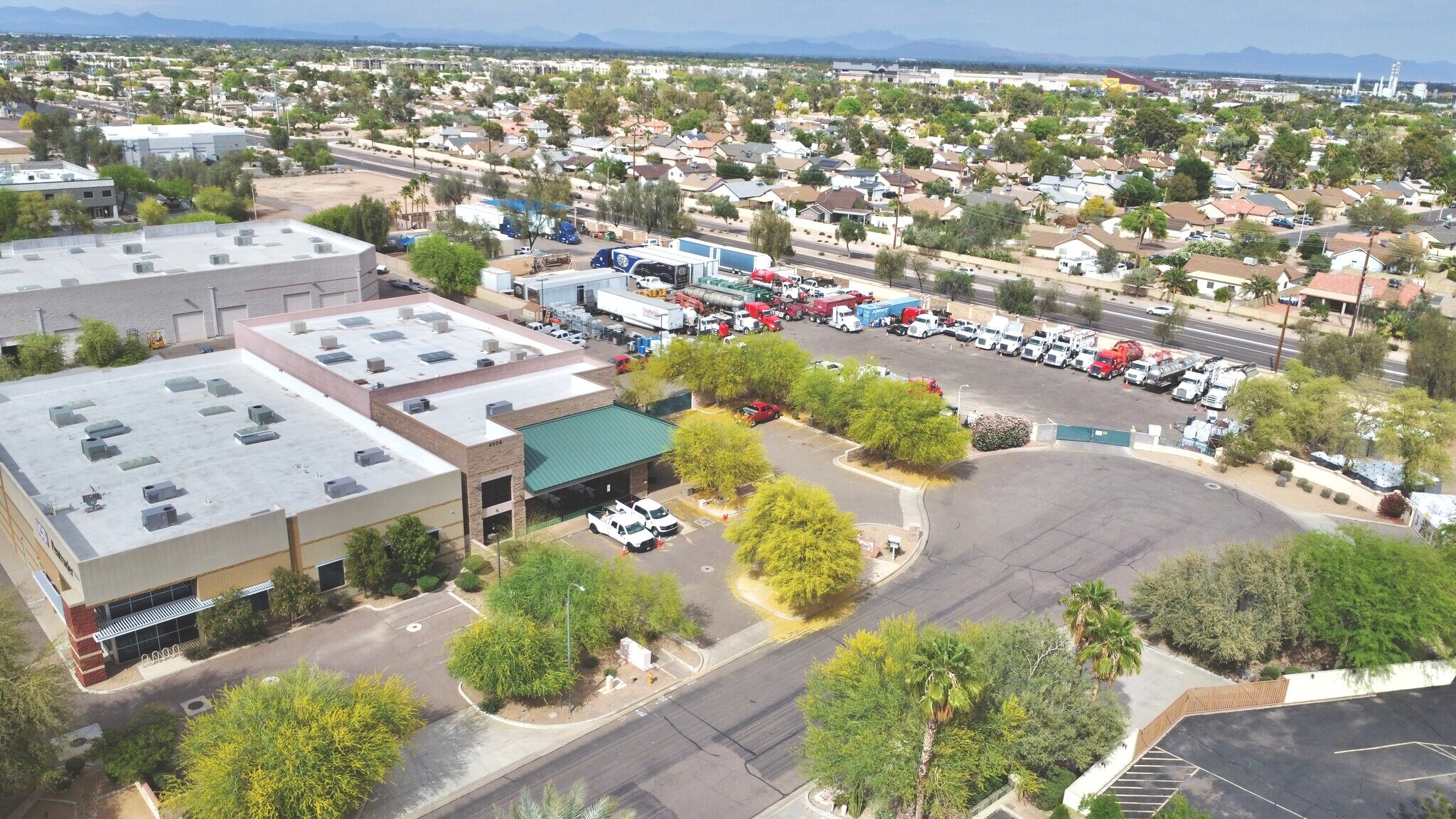 4010 W Earhart Way, Chandler, AZ à louer Photo de l’immeuble– Image 1 sur 5