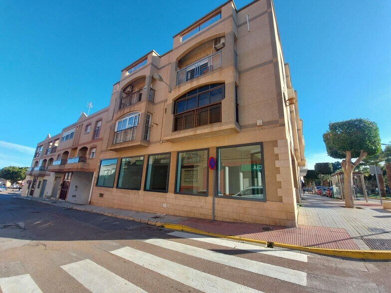 Local commercial dans El Ejido, Almería à louer - Photo principale – Image 1 sur 13
